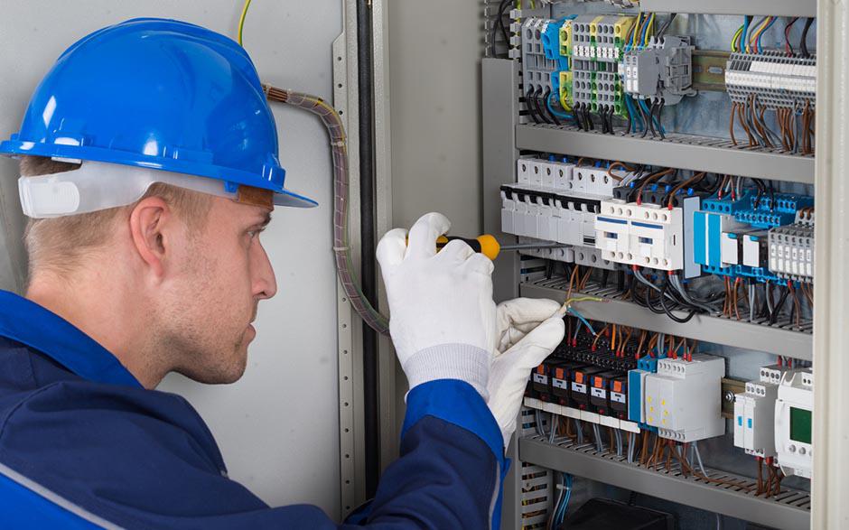 électricien dans le bâtiment Paris 7